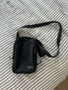 lululemon black crossbody